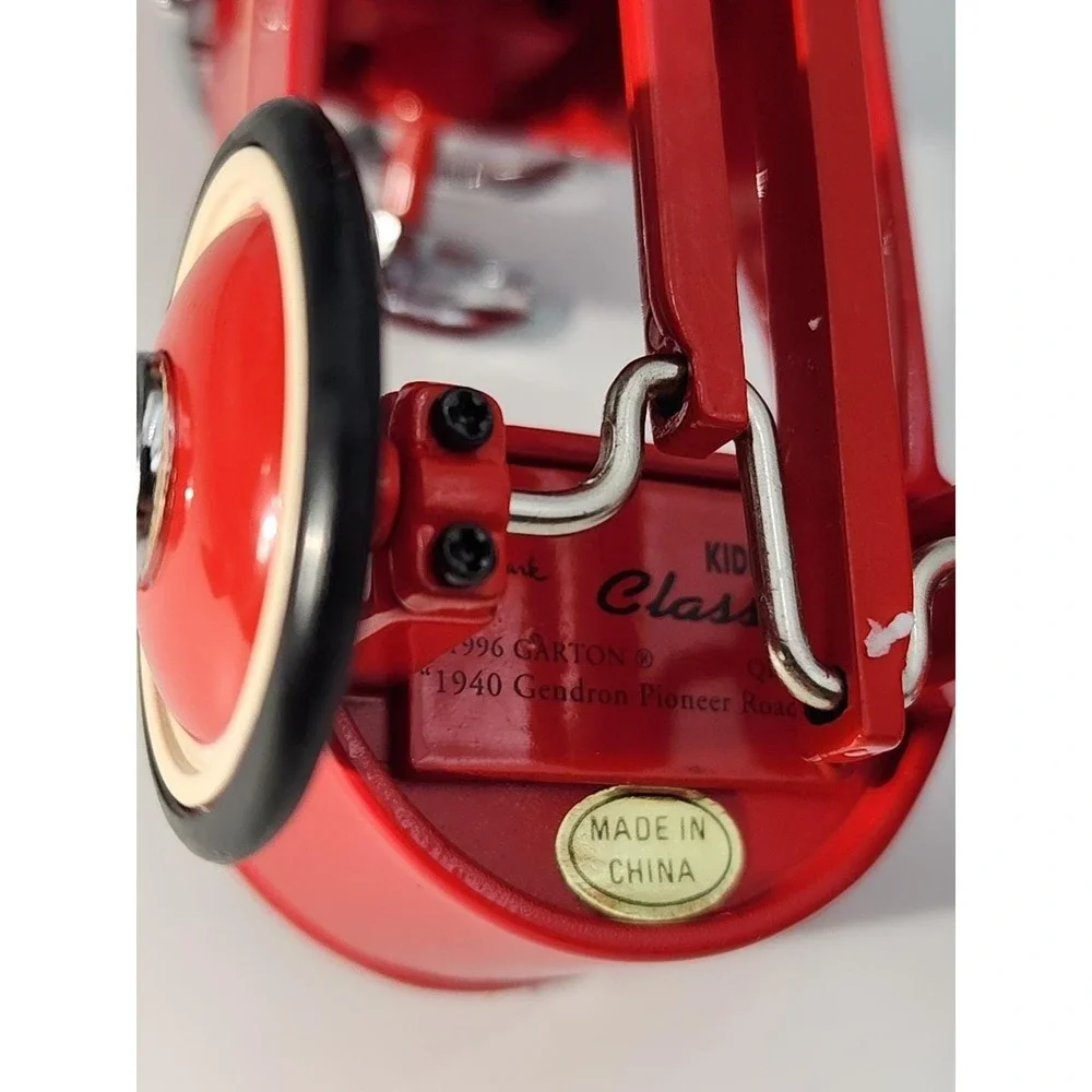 Hallmark Kiddie Car Classics 1940 Gendron Red Hot Roadster Diecast scale‎ model